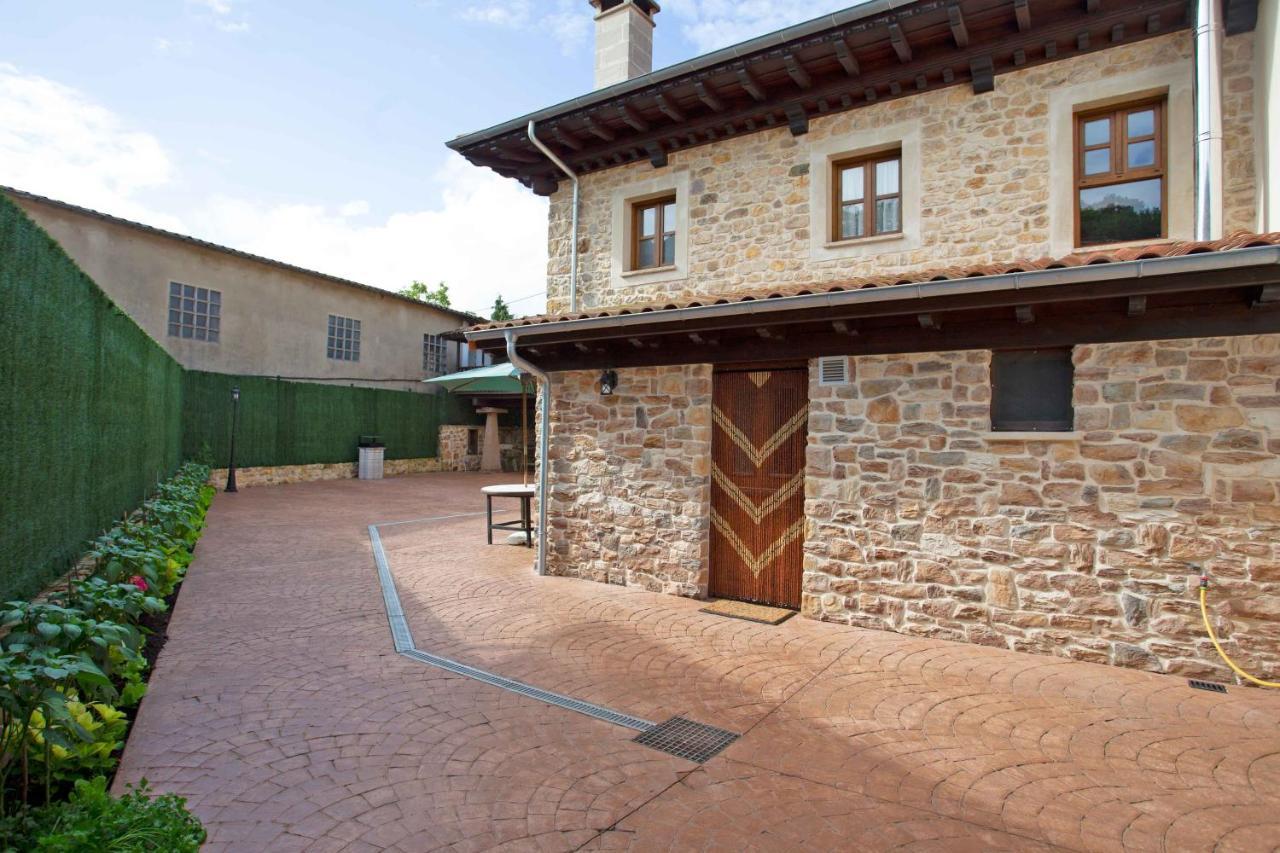 Los Campos Vivienda Vacacional Onís Eksteriør bilde