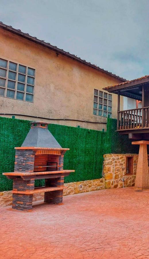 Los Campos Vivienda Vacacional Onís Eksteriør bilde