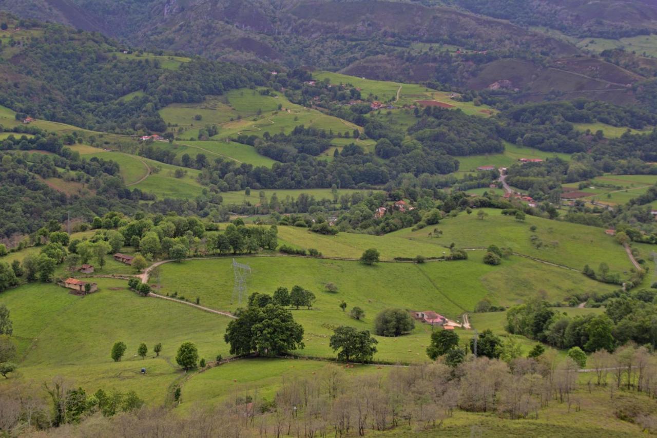 Los Campos Vivienda Vacacional Onís Eksteriør bilde